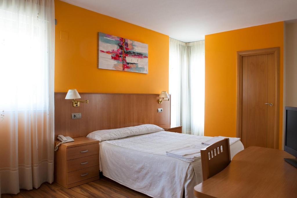 Hostal Rio Selmo Ponferrada Room photo